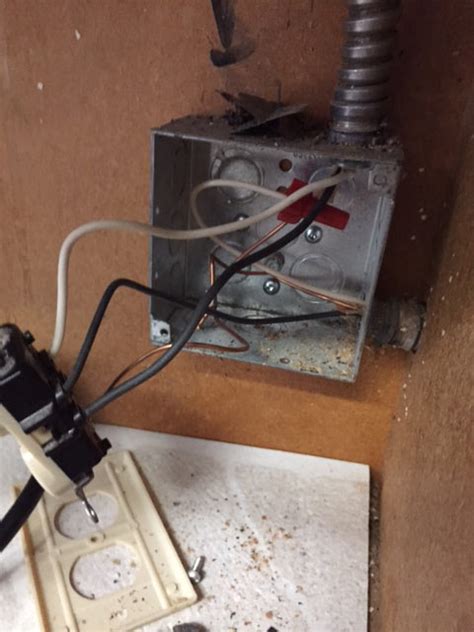 wiring a garbage outlet box